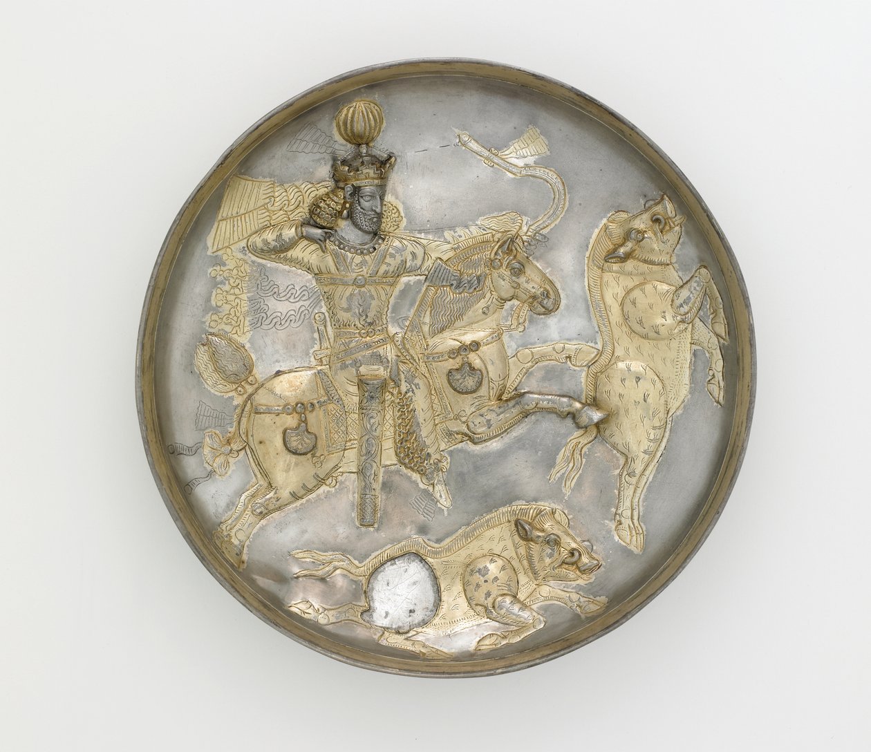 Tányér, 4. század (ezüst és aranyozott) alkotó: Sasanian School