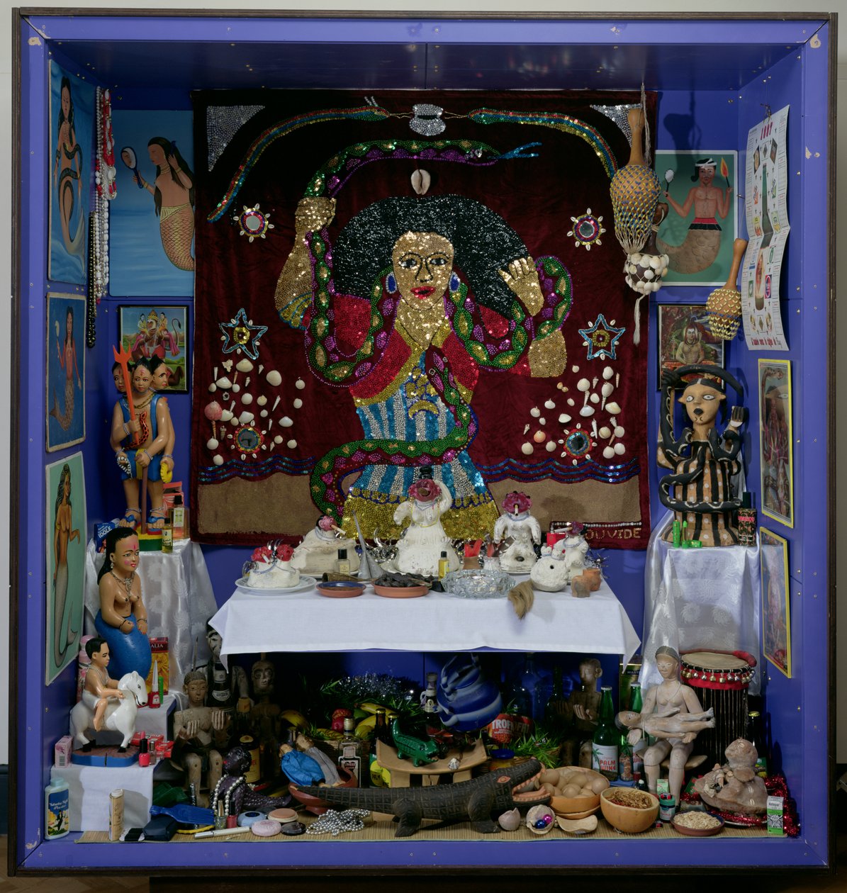 Oltár: Mami Wata, Benini Köztársaság (fotó) alkotó: School African