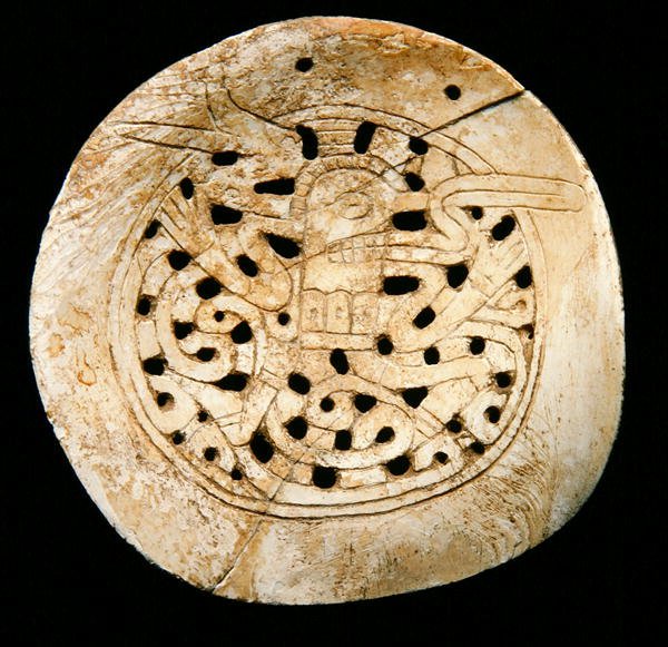Gorget (tengeri kagyló) alkotó: School American