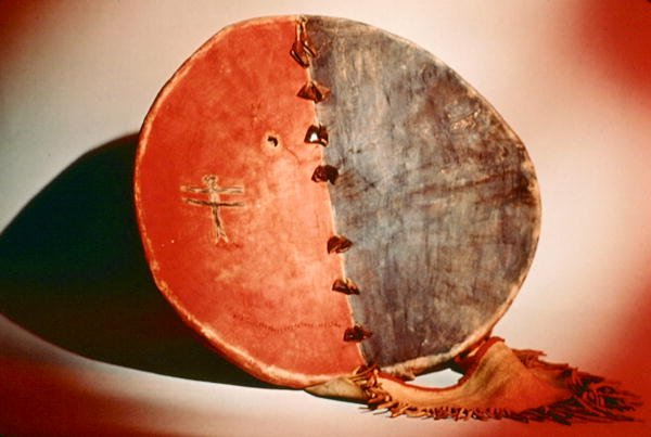 War Shield, sziú törzs (backskin) alkotó: School American