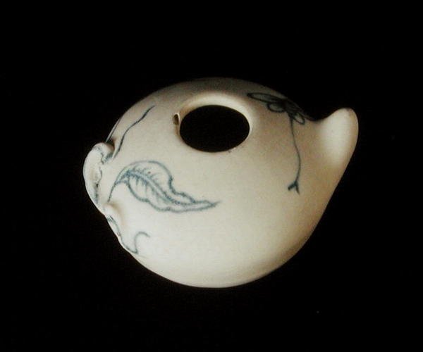 Kék-fehér vizesedény őszibarack formájában, Annanból (porcelán) alkotó: School Chinese