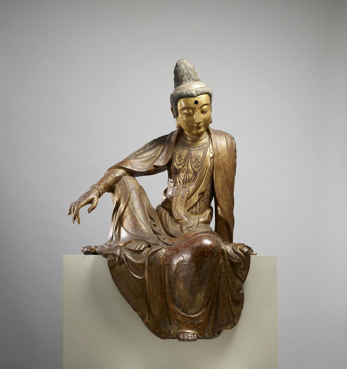 Bodhisattva Guanyin, Ming-dinasztia, 14-15. század vége (száraz lakk, arany és festék). alkotó: School Chinese