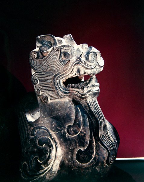 Egy kiméra részlete, Hat dinasztia (220-589) (kő) alkotó: School Chinese