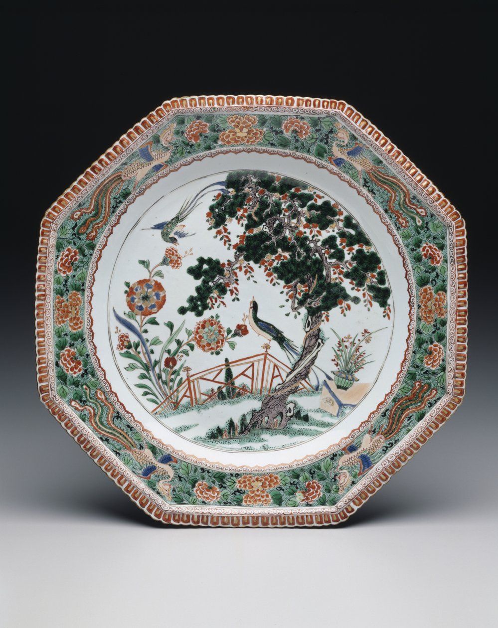 Tányér, 1725-1730 körül (porcelán, famille verte zománcozott mázzal) alkotó: School Chinese