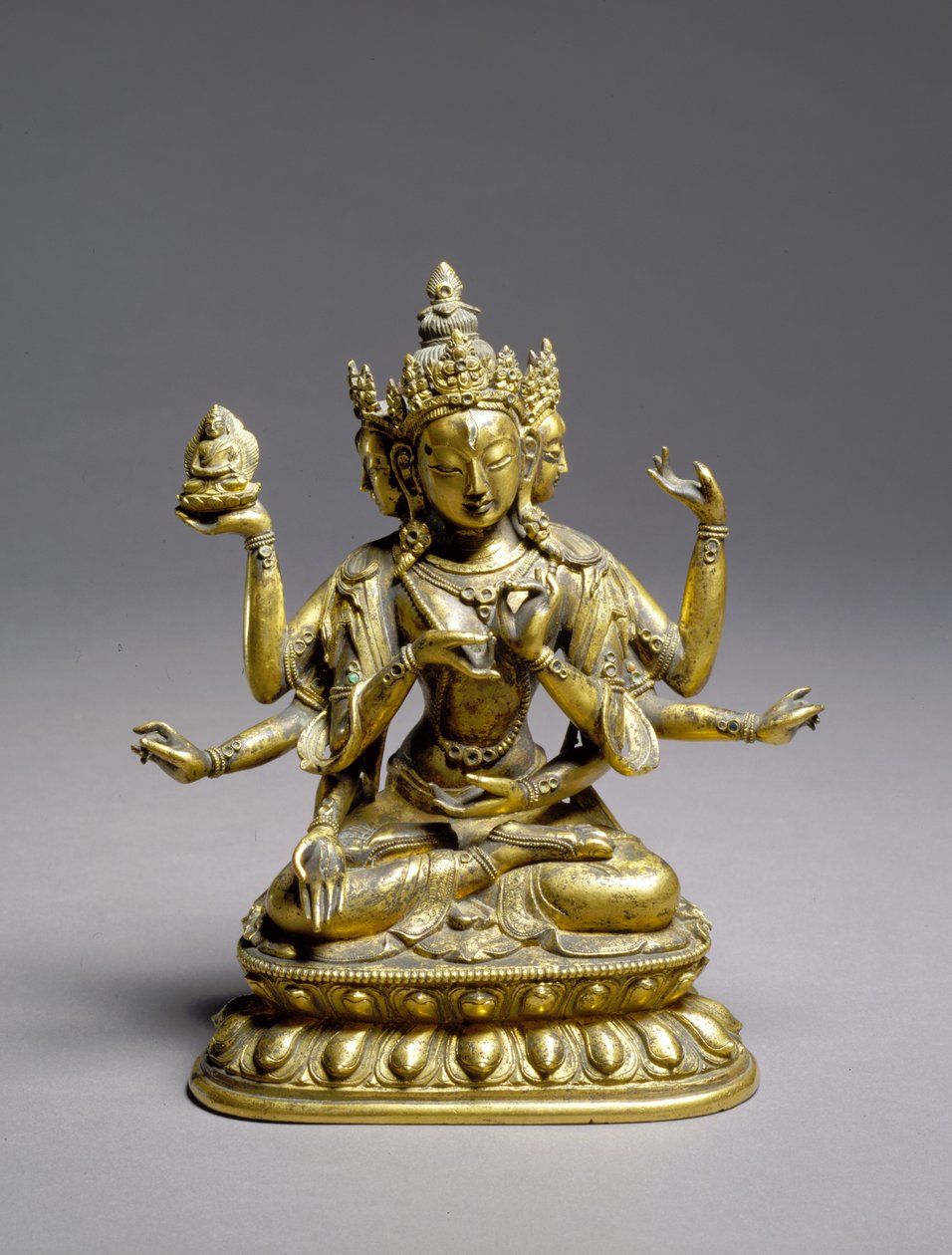 Ülő Usnisavijaya, Qing-dinasztia (bronz, aranyozással és malachittal) alkotó: School Chinese