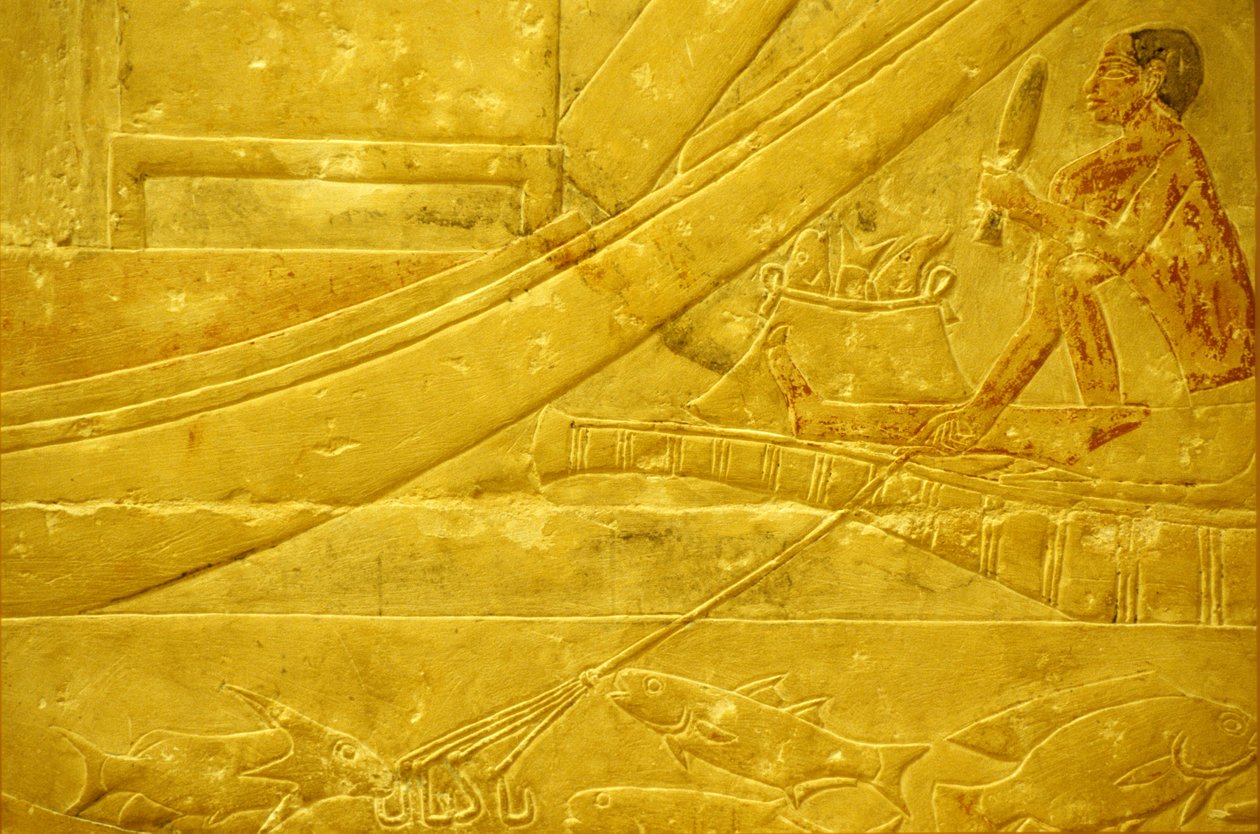 Ókori Egyiptom, Falfaragás/festés, Mastaba/Idout sírja, Szakkara, i.e. 2323-2150, Halat pikkelyező halász, aki négyágú lándzsát tart (fotó) alkotó: School Egyptian