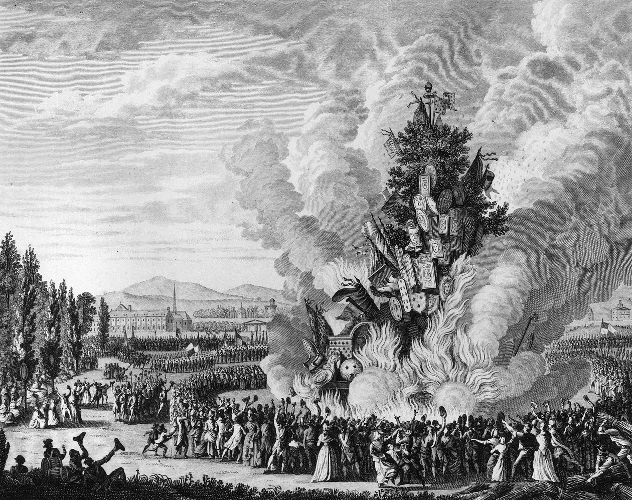 Francia forradalom: megemlékezés a Bastille 1792. július 14-i elfoglalásáról, a Monarchia szimbólumait égető nagy bucherrel a Tuileriák palotájából. Párizs, a Forradalomtörténeti Intézet könyvtára alkotó: School French