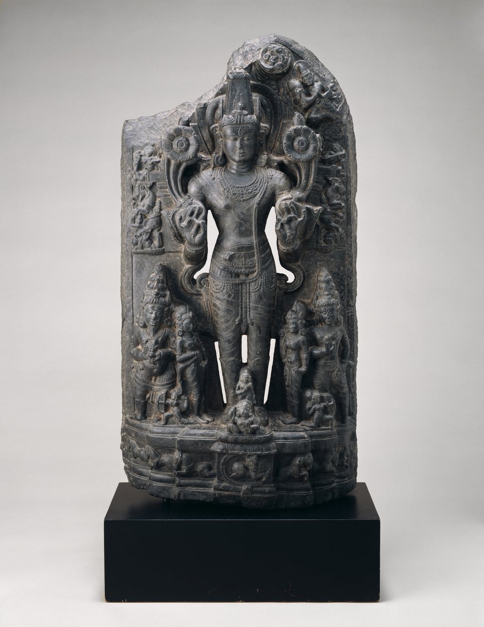 Surya, c. 11. század (fekete klorit) alkotó: School Indian