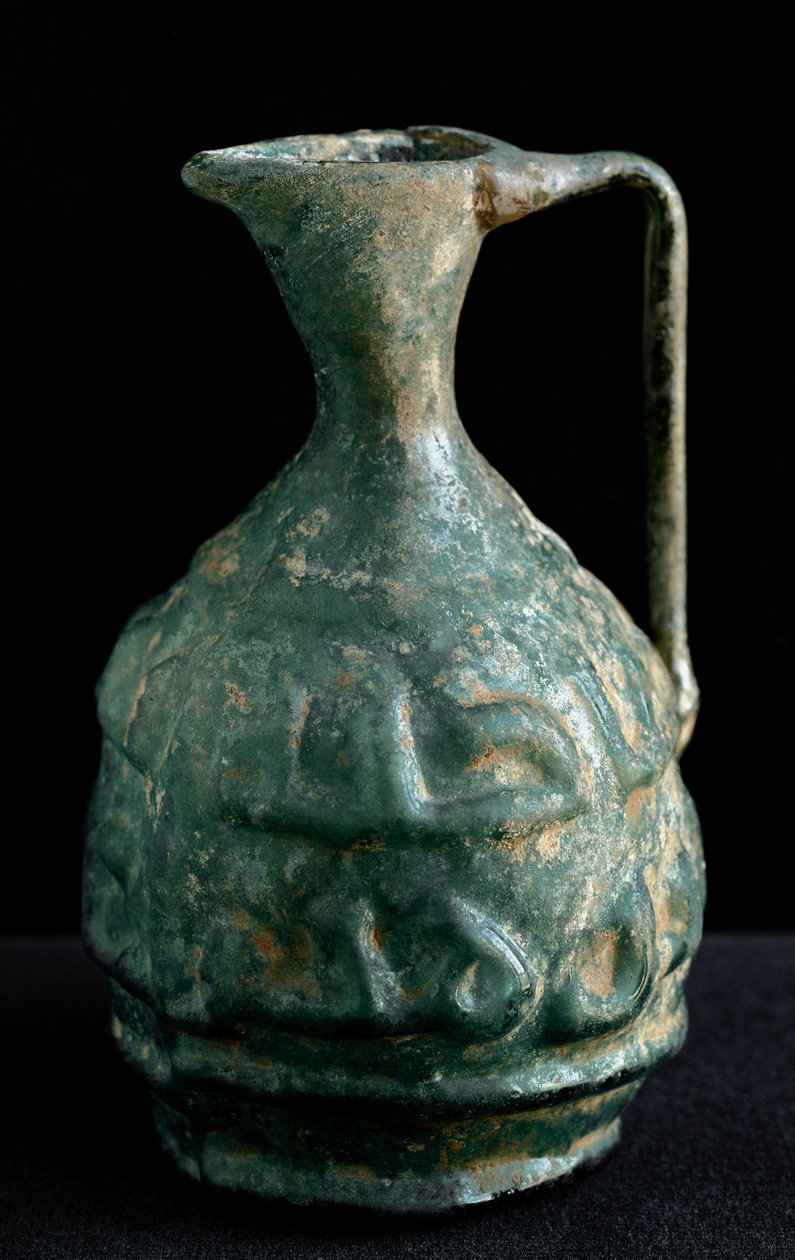 Kis üvegamfora feliratokkal. 9-10. század Irakból. Homályos. 8,9 cm Párizs, Musee du Louvre alkotó: School Iraqi