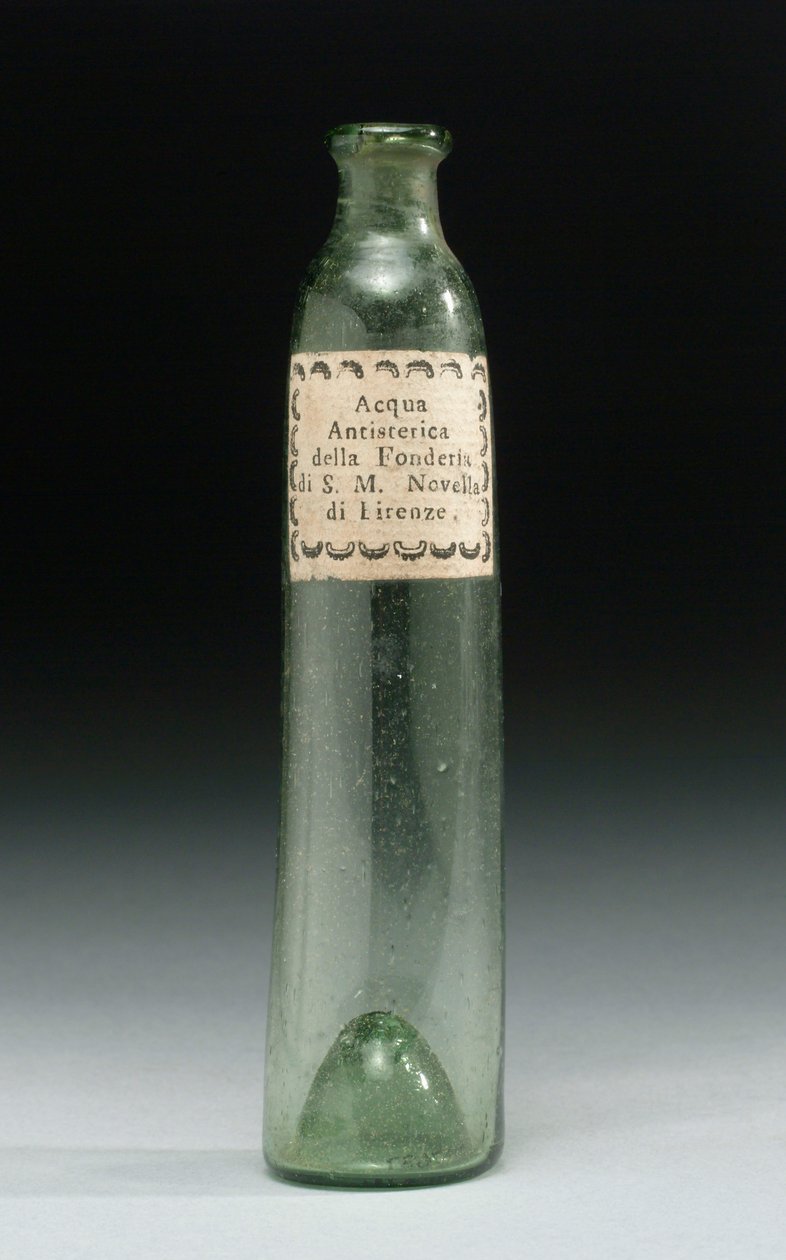 Üveg, amely hisztériaellenes vizet tartalmazott, Ő Királyi Fensége Officina Profumo öntödéből, Farmaceutica di Santa Maria Novella, Firenze, 1850-1920 (üveg) alkotó: School Italian