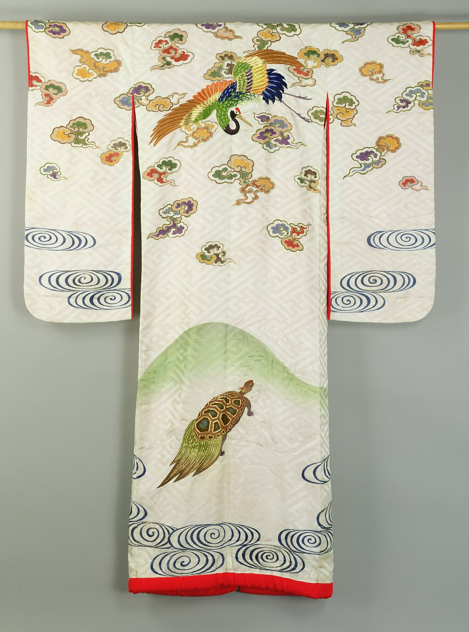 Daruval és teknőssel díszített Uchikake esküvői köntös (textil) alkotó: School Japanese