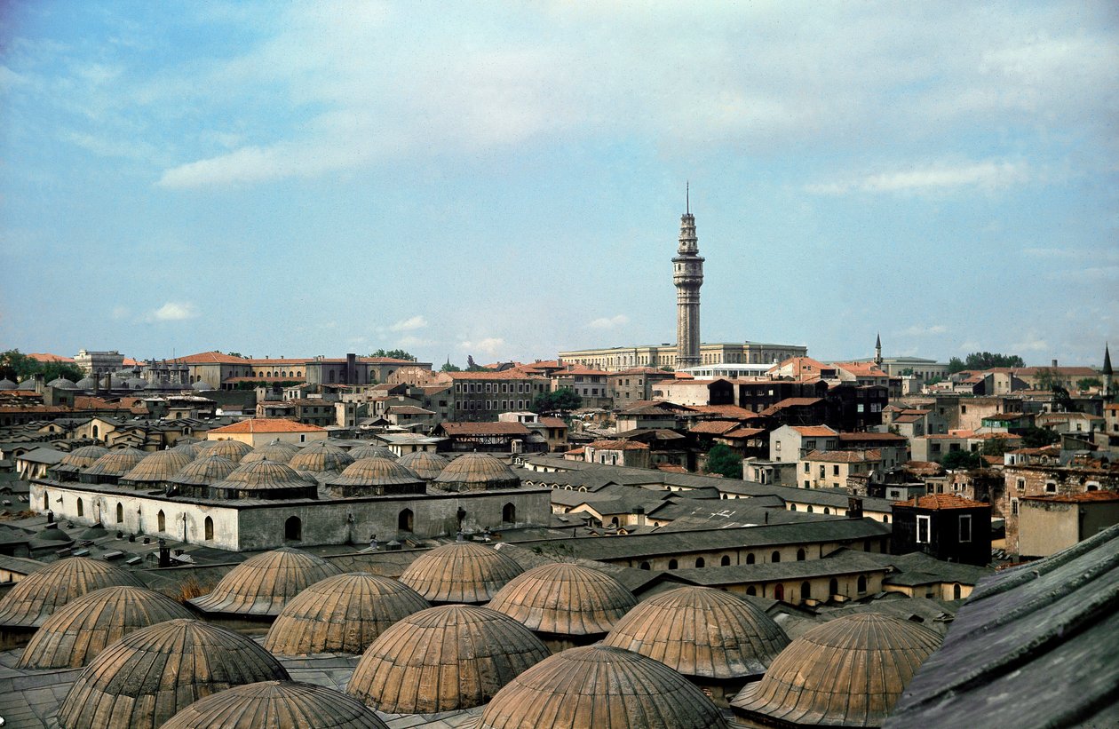 Panorámás kilátás Isztambulra, a Nagy Bazár kupoláival alkotó: School Ottoman