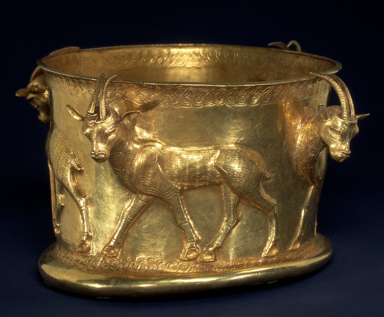 Csésze gazellák frízével, II. vaskorszak, Kr.e. 1. évezred (arany) alkotó: School Persian