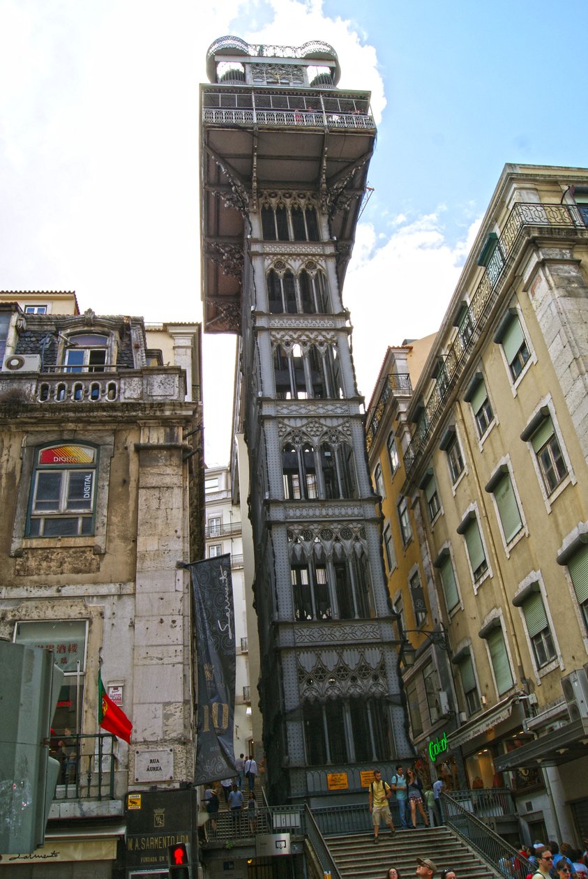 Santa Justa Lift, Lisszabon, Portugália (fotó) alkotó: School Portuguese