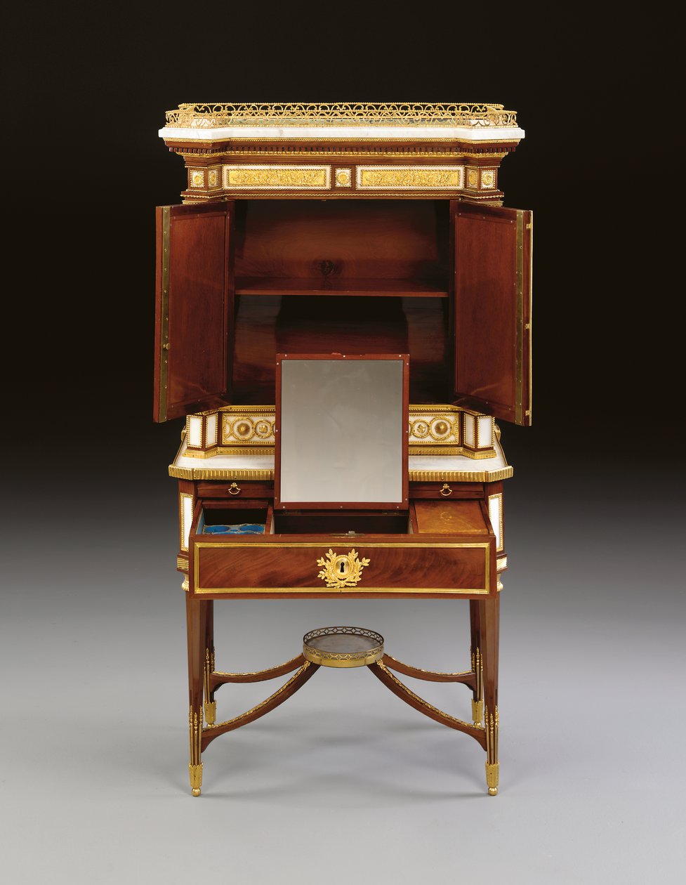 Ormolura szerelt fehér márvány és mahagóni bonheur du jour, 1790 körül (ormolu, márvány és mahagóni) alkotó: School Russian