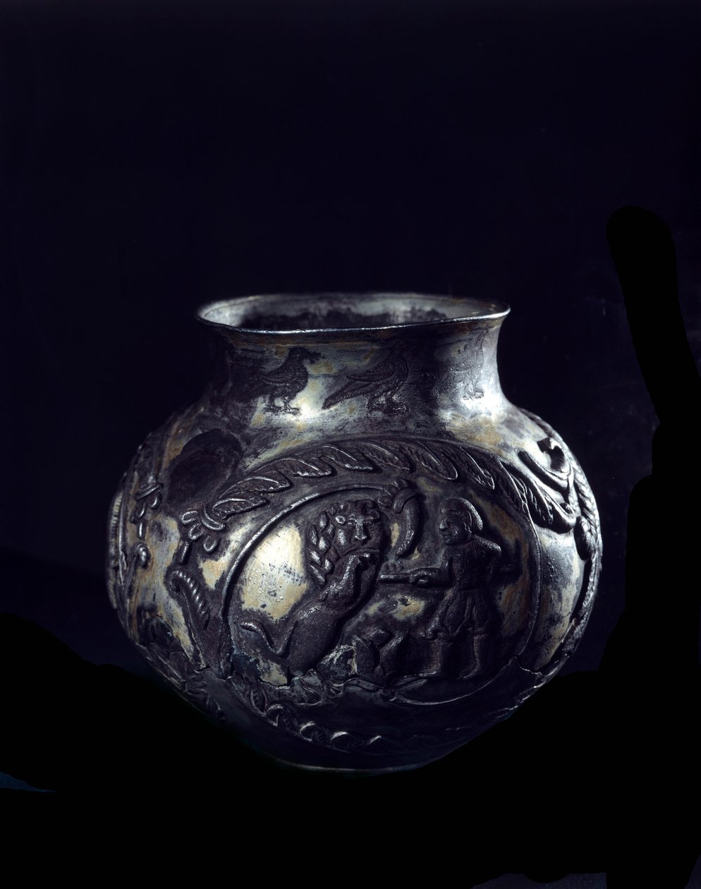 Perzsa művészet: ezüst váza. Korai szászánida időszak. Tartalom a svájci Bale-ben alkotó: School Sasanian