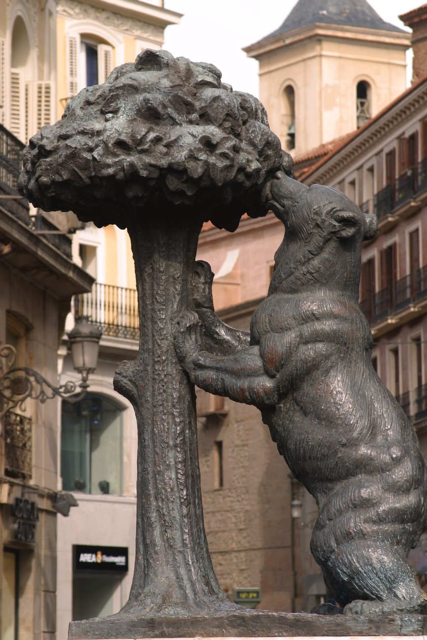 Madrono medve (bronz) alkotó: School Spanish