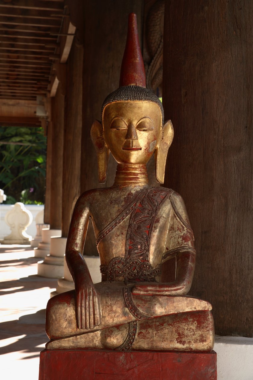 Thai Lu Buddha (bronz) alkotó: School Thai