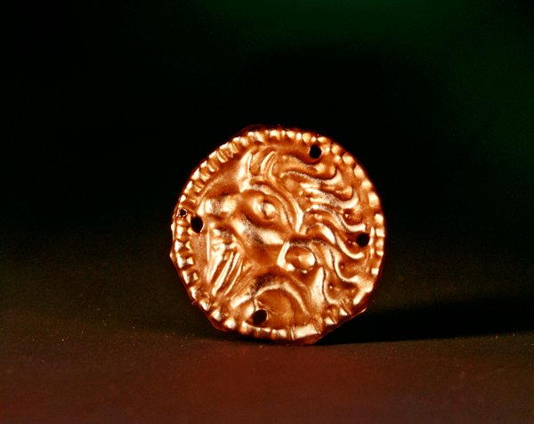 Tábla egy szakállas szkíta ábrázolásával (arany) alkotó: Scythian