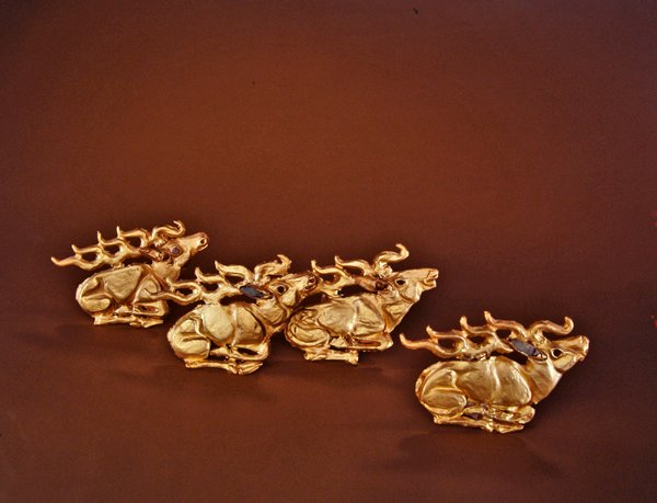 Rénszarvas, négy tábla egy fából készült tegezből (arany és türkiz) alkotó: Scythian
