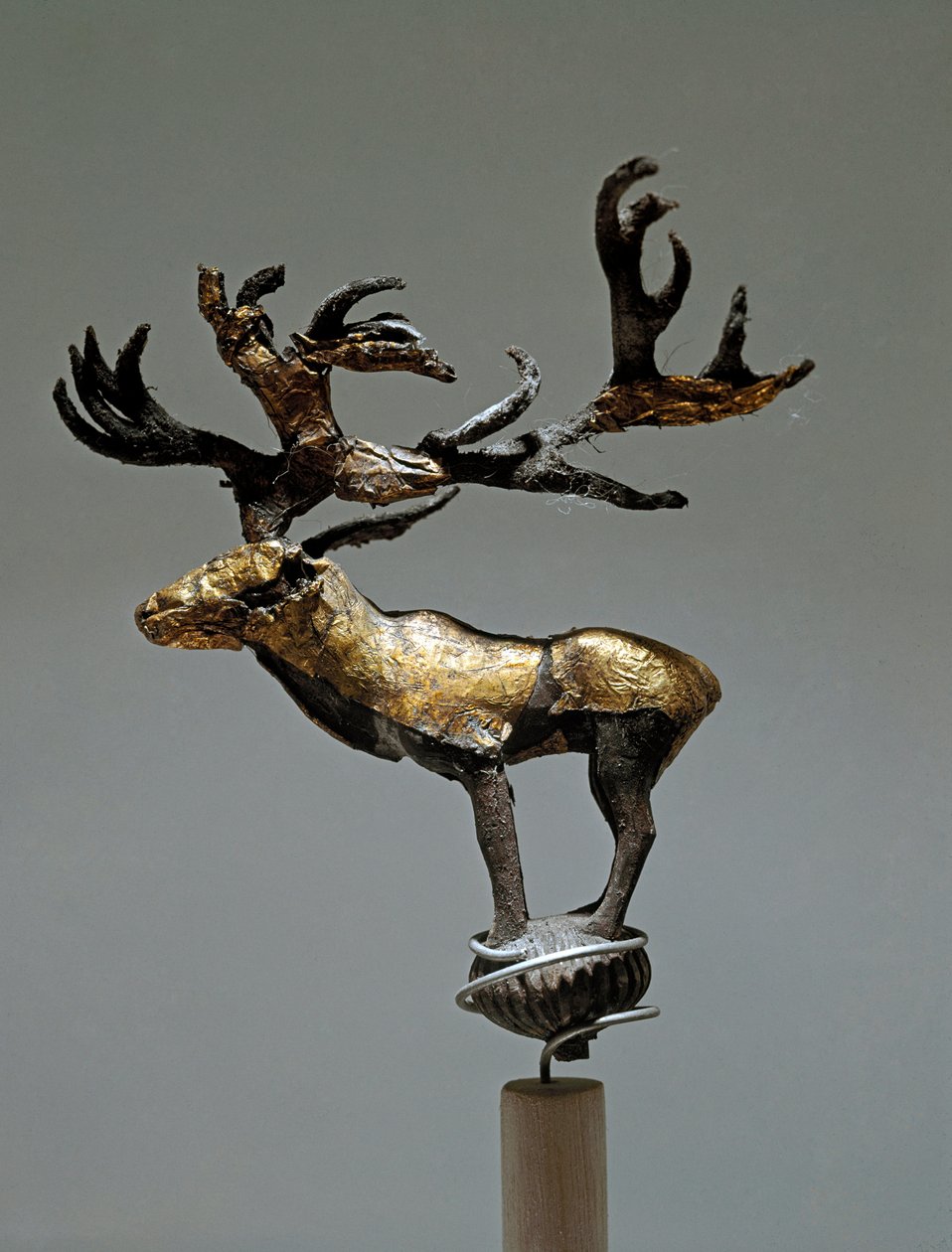 Művészet szkíta (szkíta civilizáció): szarvast ábrázoló dísz. Altajból, Kr. e. 5-3. Szentpétervár, Ermitázs Múzeum alkotó: Scythian