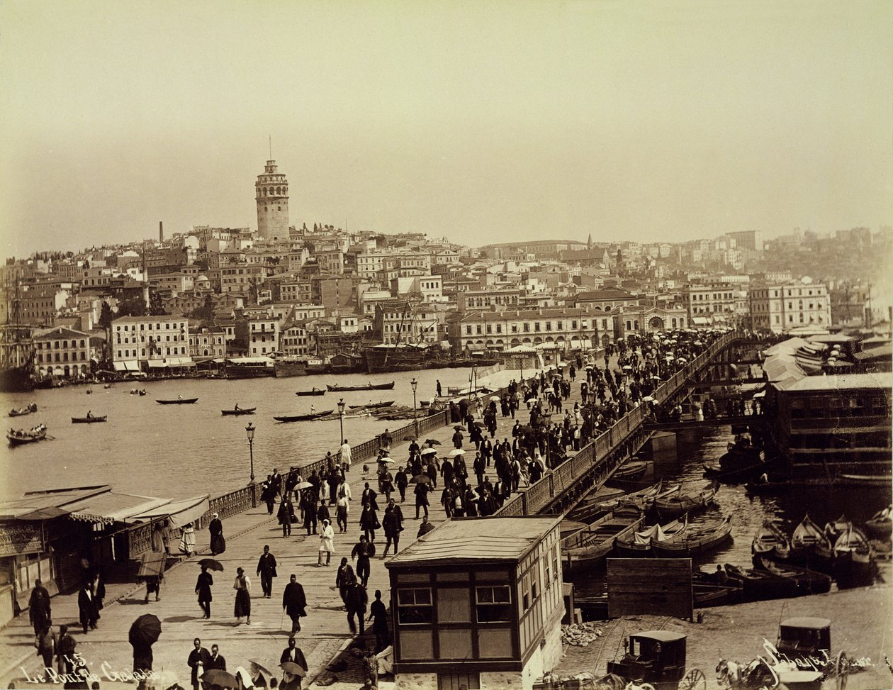 Galata-híd az Aranyszarv felett, Isztambul, 1890 körül (f/w fotó) alkotó: Sebah and Joaillier