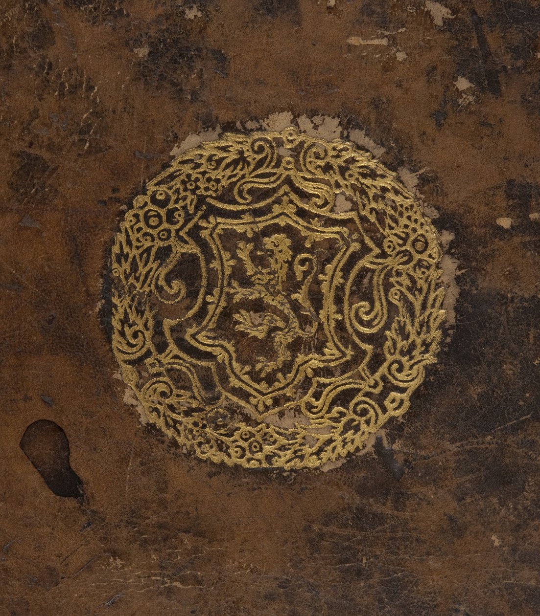 Cosmographia, borítórészlet (bőr) alkotó: Sebastian Munster