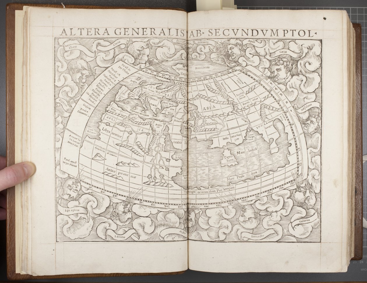 Globe, a Cosmographia-ból, 1544 alkotó: Sebastian Munster