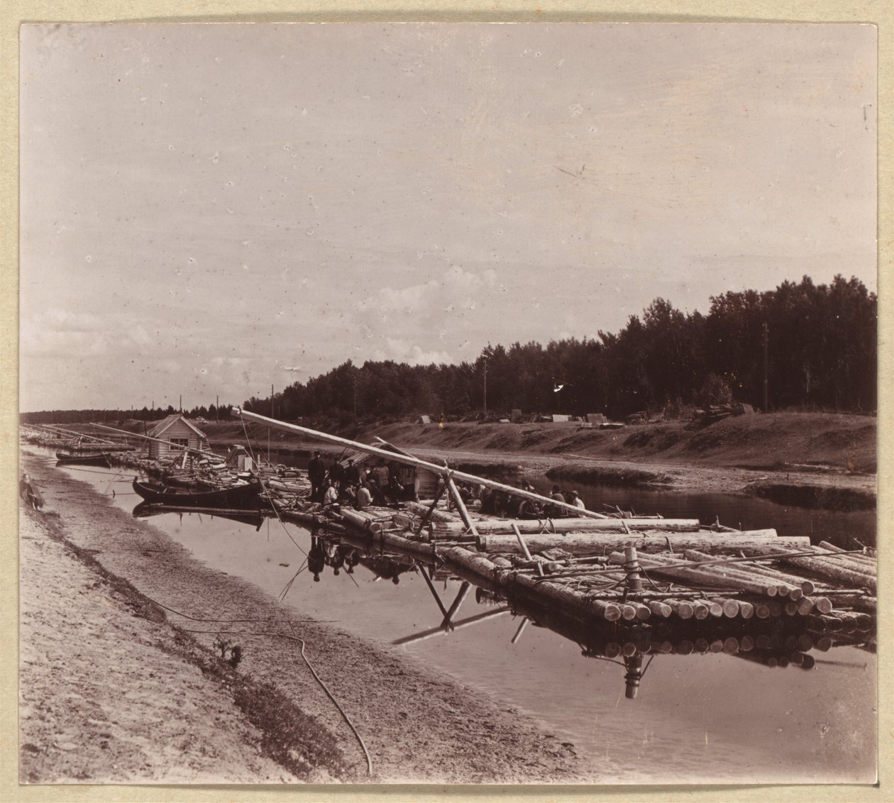 Rönk tutajok, Volga-Baltic Waterway, Oroszország alkotó: Sergei Mikhailovich Prokudin Gorskii