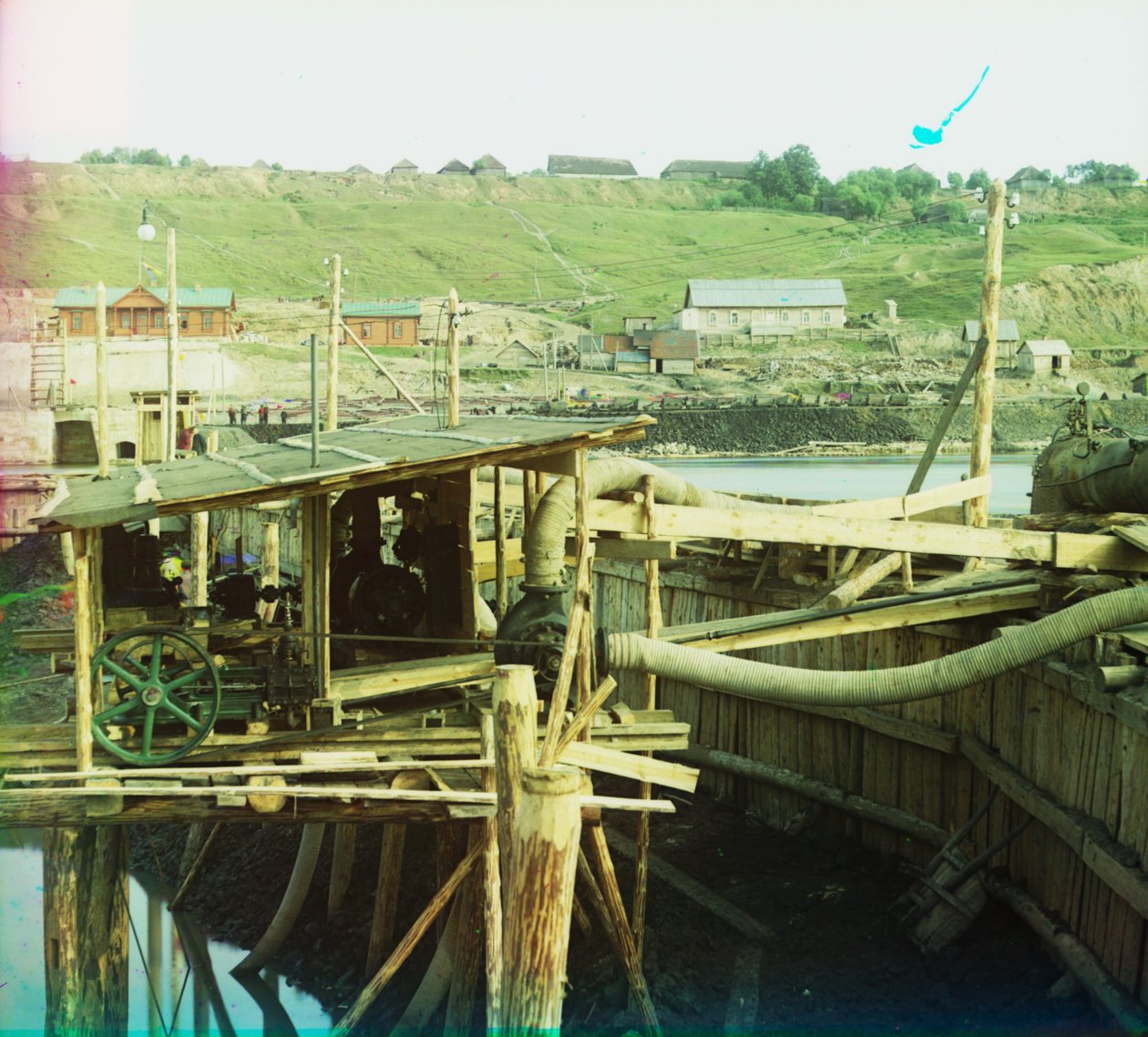 Vízszivattyúk Kuzminszkojánál az Oka folyónál gát és zsilip építése során, 1905-1915 alkotó: Sergey Prokudin Gorsky
