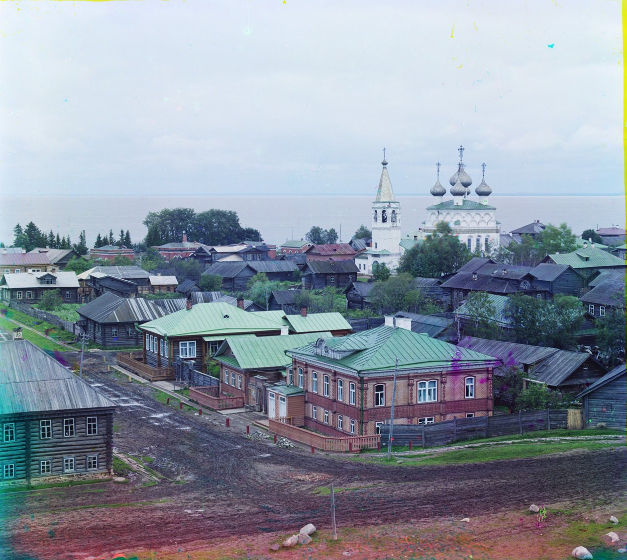 Belozersk és a Nagyboldogasszony székesegyház az erőd faláról, 1905-1915 alkotó: Sergey Prokudin Gorsky