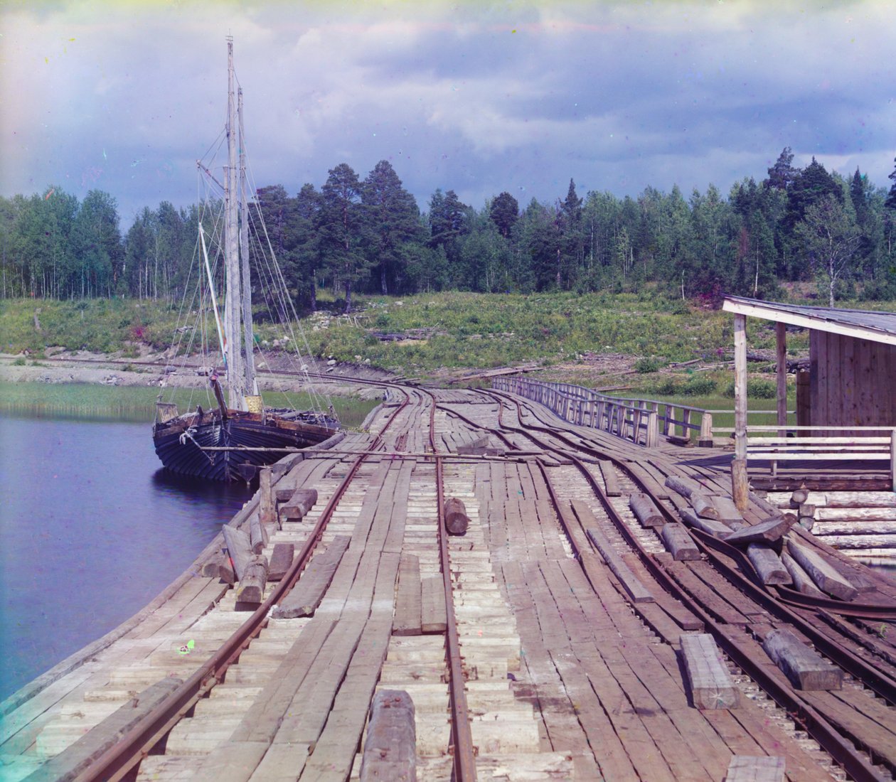 Gát Lizhma állomáson, Karéliában, a murmanszki vasútvonalon, 1905-1915 alkotó: Sergey Prokudin Gorsky