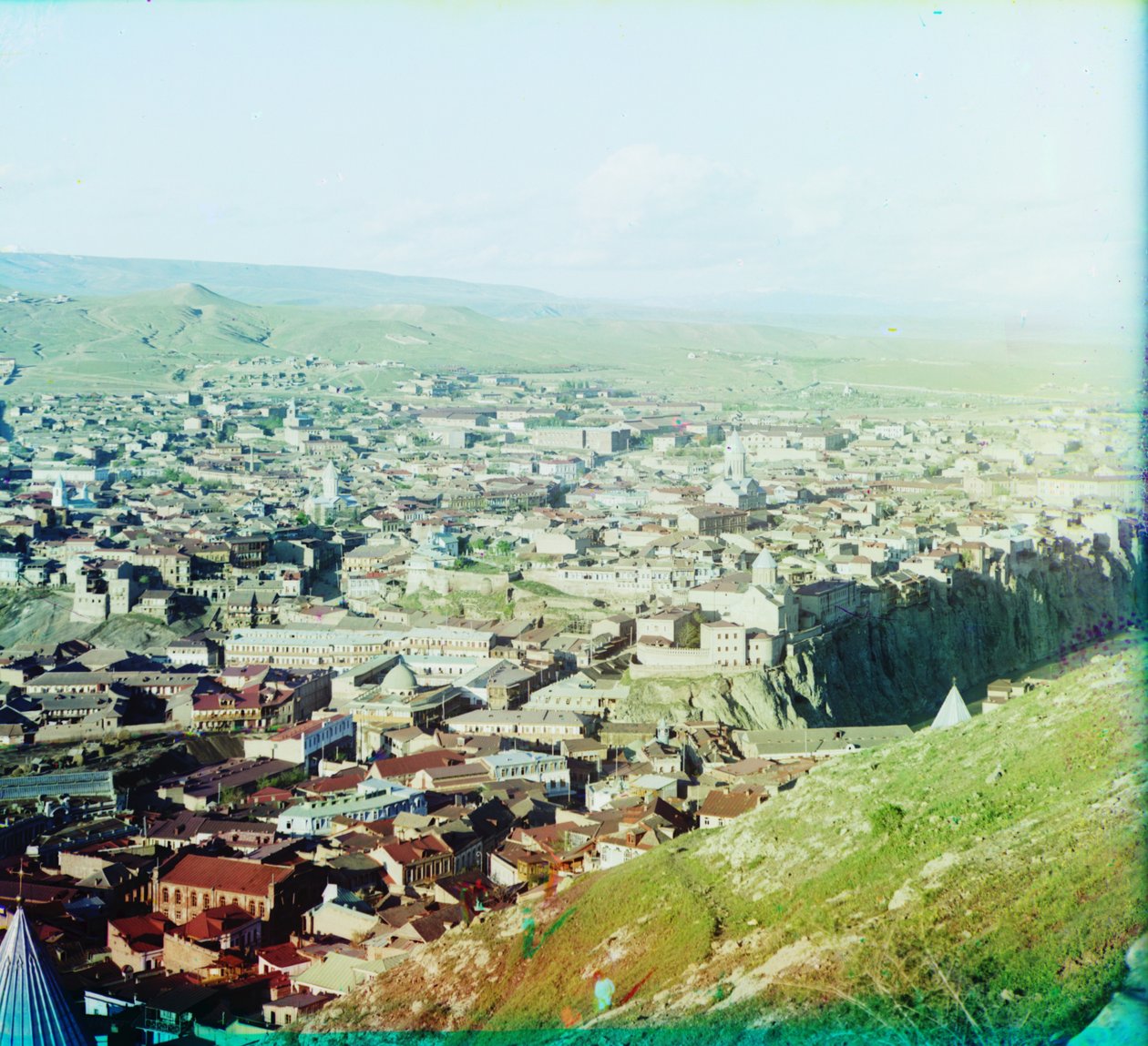 Tiflis (ma Tbiliszi) kilátása a Szent Dávid-templom területéről, 1905-1915 alkotó: Sergey Prokudin Gorsky
