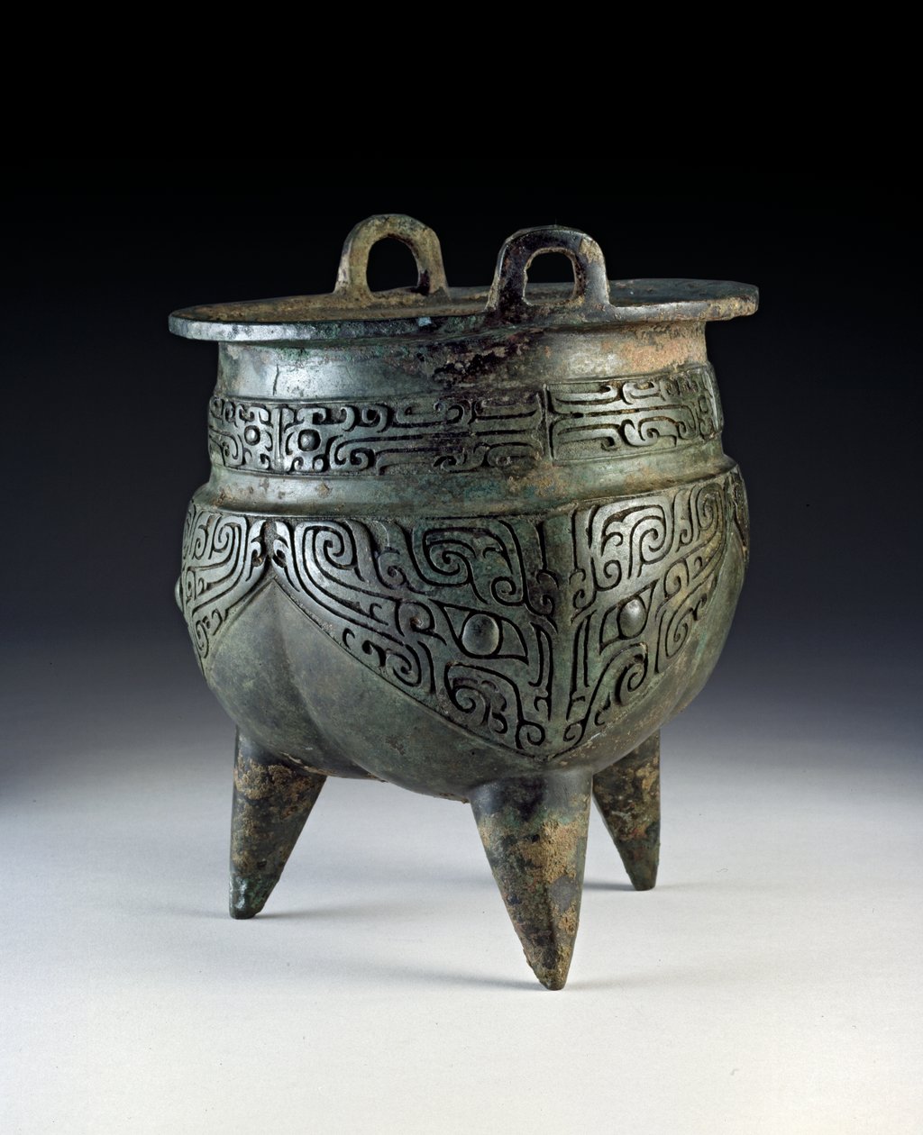 Li-edény, taotie-mintával, Erligang-korszak, Shang-dinasztia, ie 1500-1050 körül (bronz) alkotó: Shang Dynasty Chinese School