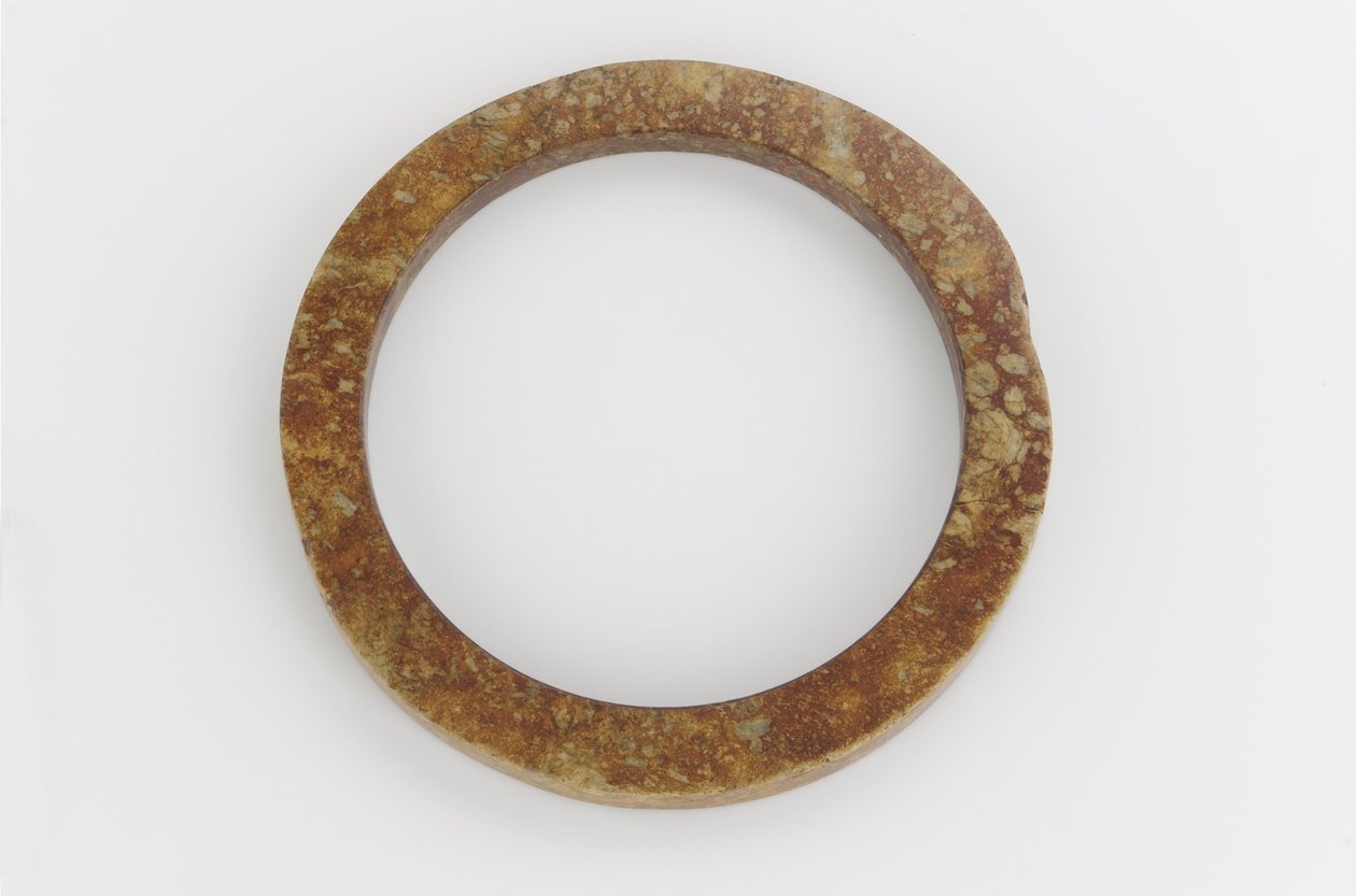 gyűrű (jade) alkotó: Shang Dynasty Chinese School