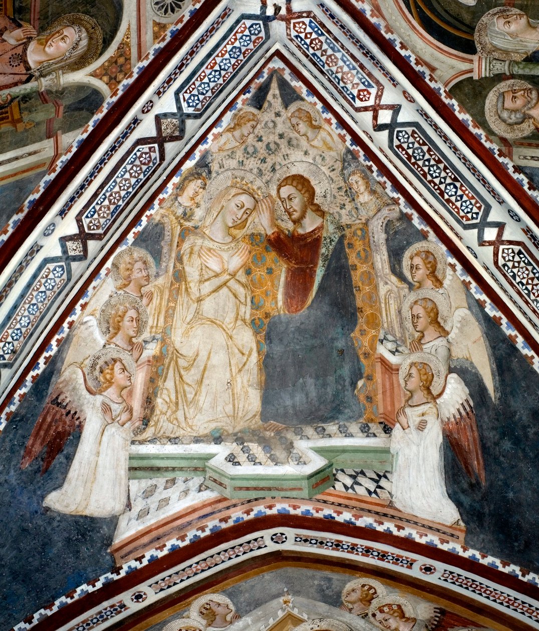 A Szűz-kápolna szűz freskójának koronázása a 14. századi sienai iskola által - Szent Benedetto kolostor (Sacro Speco), Subiaco (Róma), Olaszország alkotó: Sienese School
