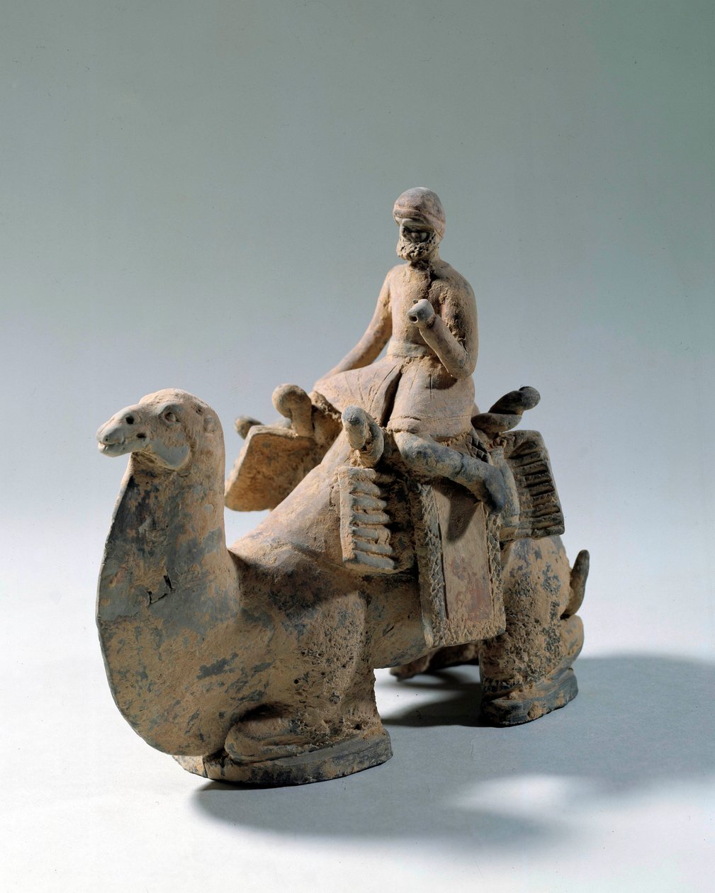 Szogd civilizáció: „” teve és teve, selyemszállítás””” Terrakotta temetési szobor. 5. vagy 6. század. Párizs, Cernuschi Múzeum alkotó: Sogdian Sogdian