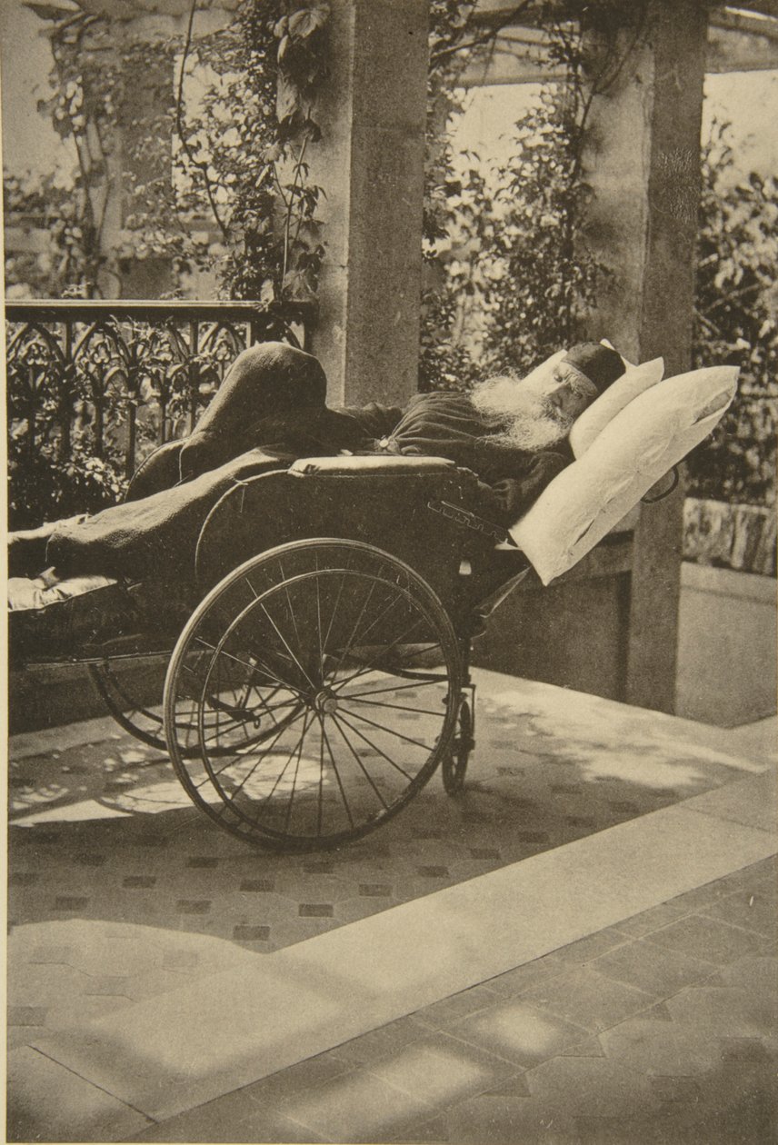Az orosz író, Lev Tolsztoj az oroszországi Krímben lévő Gaszprában lábadozik, 1902. alkotó: Sophia Andreevna Tolstaya