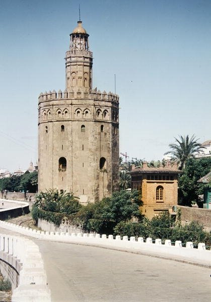 A Torre del Oro (Aranytorony) 1220 körül épült alkotó: Spanish School