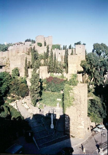 Kilátás az Alcazaba-ra, 1057-ben Badis el Ziri kezdte alkotó: Spanish School