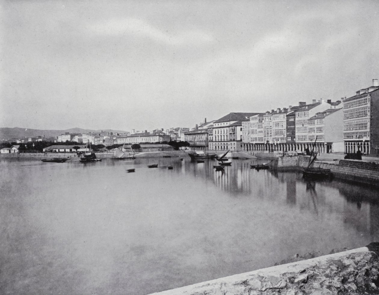 Coruna, Általános kép (fekete-fehér fénykép) alkotó: Spanish Photographer