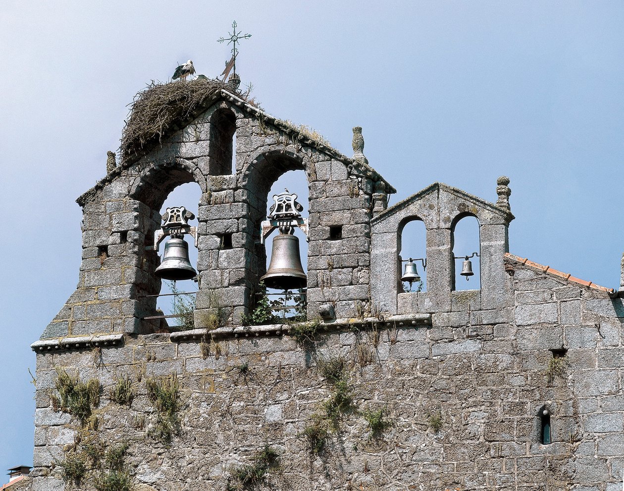 A Nagyboldogasszony templom haranglábja alkotó: Spanish School