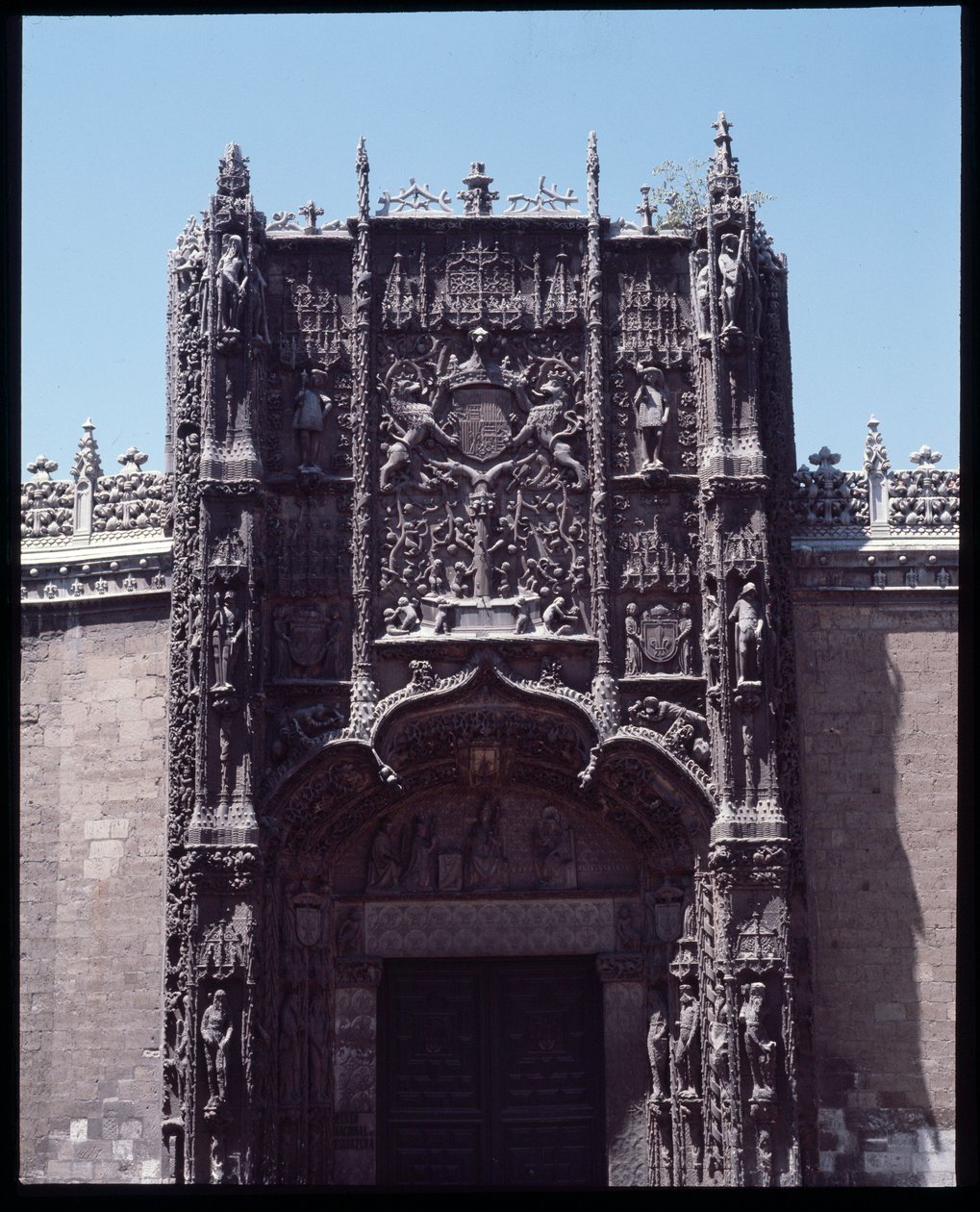 Gótikus művészet Isabelin: Szent Gregoire főiskola homlokzata (San Gregorio) 1488-1496 Valladolid, Spanyolország (Gótikus művészet: a kollégium homlokzatának képe (Colegio de San Gregorio) Valladolid Spanyolország) alkotó: Spanish School