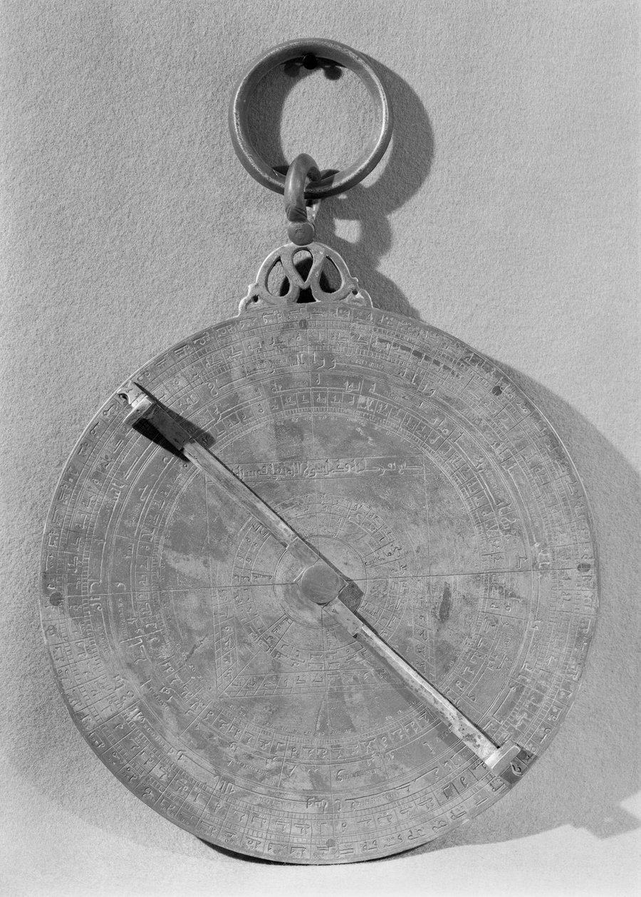 Egy mór asztrolábium hátoldala, Cordobából, 1054 (fém) alkotó: Spanish School