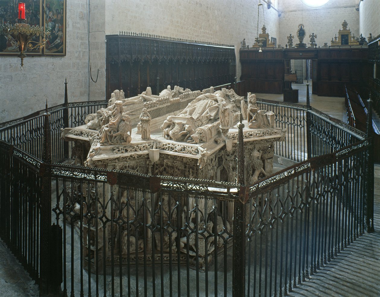 II. kasztíliai Juan (1405-54) és a portugál Isabel sírja (márvány) alkotó: Spanish School