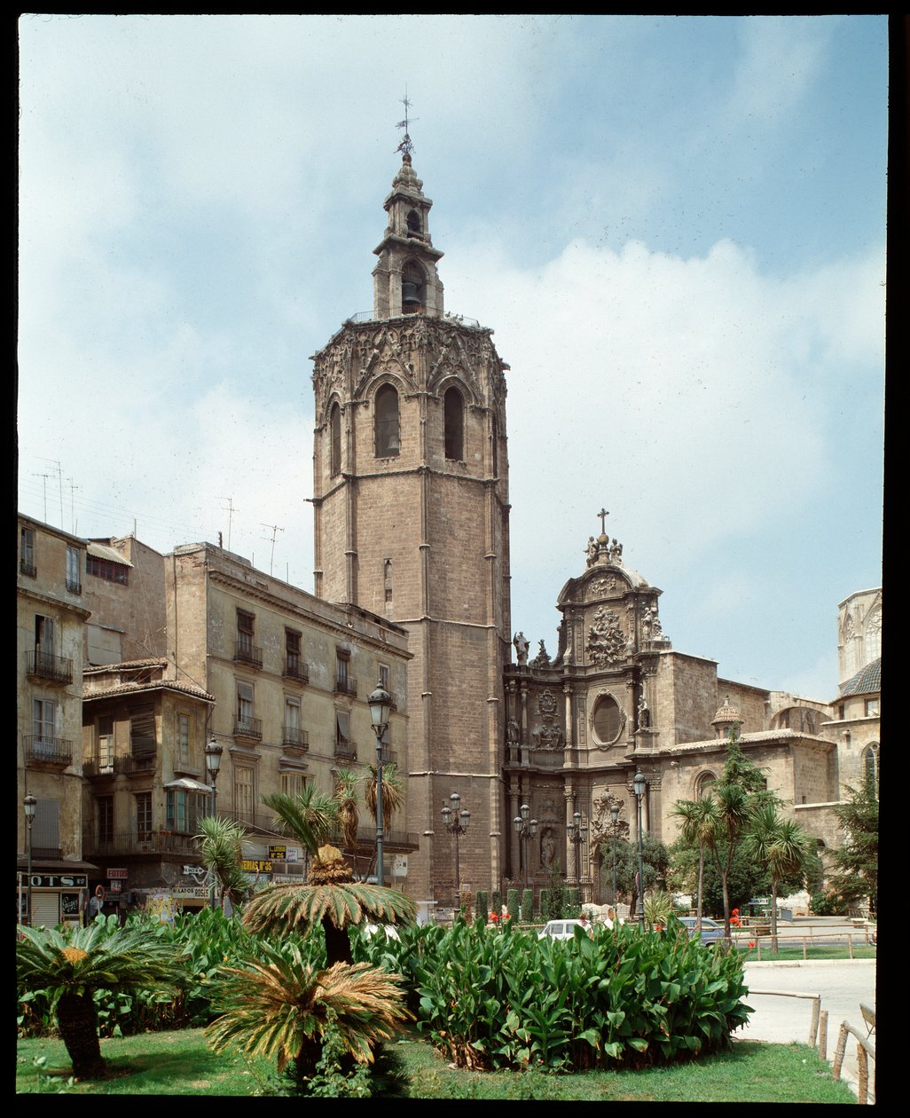 Kilátás a valenciai katedrális Micalet (Miquelet vagy El Miguelete) harangtornyára (Valencia) 1381-1429 Spanyolország alkotó: Spanish School