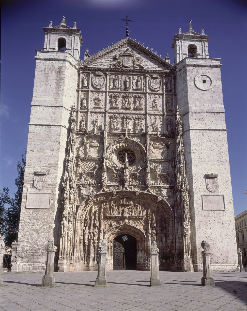 A 15-17. században épült San Pablo templom nyugati homlokzata alkotó: Spanish School