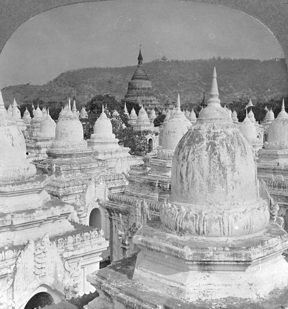 Nézzük át a 450 pagodát Mandalay-ben, Burmában, 1908 alkotó: Stereo Travel Co