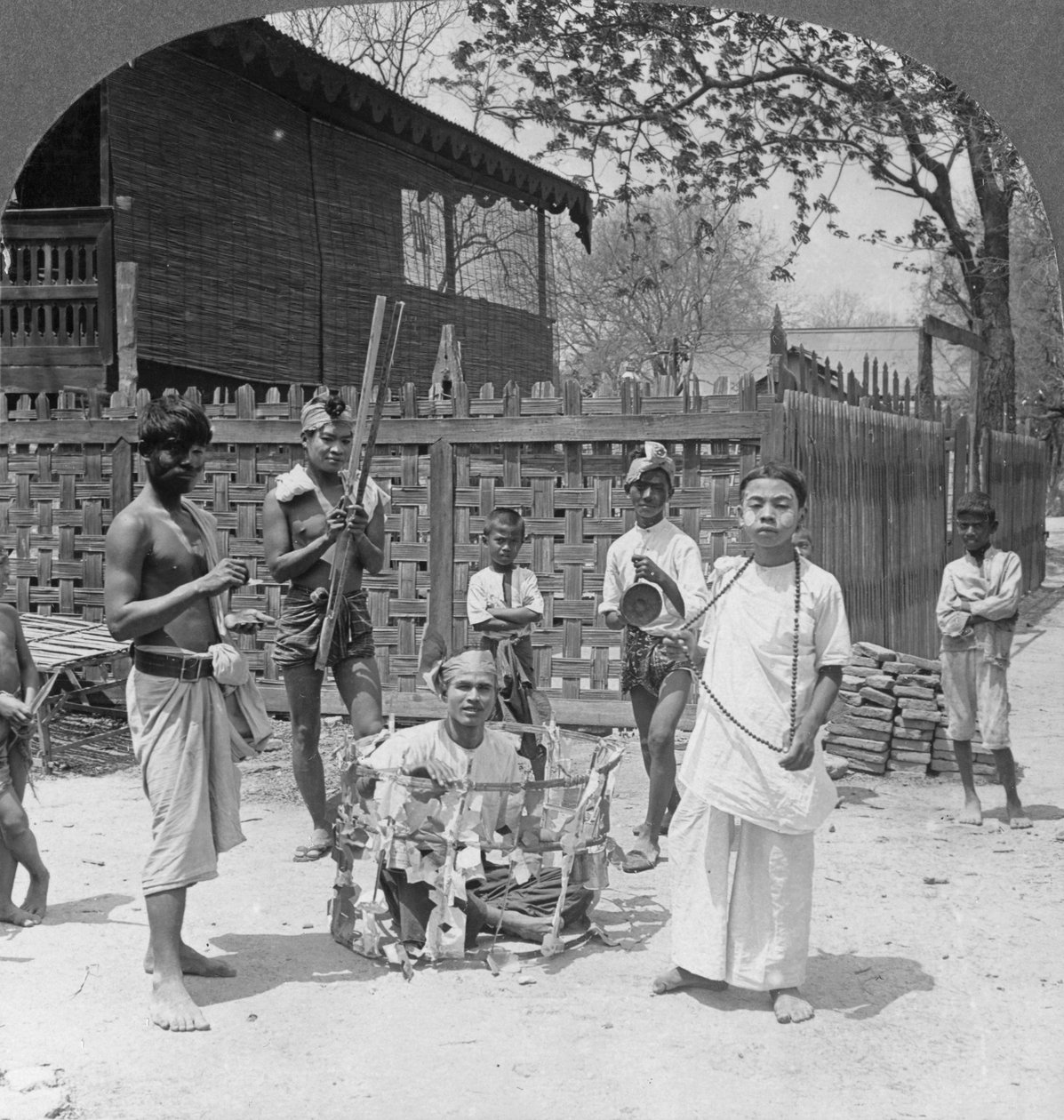 Jelenet egy fesztivál alatt, Burma, 1908 alkotó: Stereo Travel Co