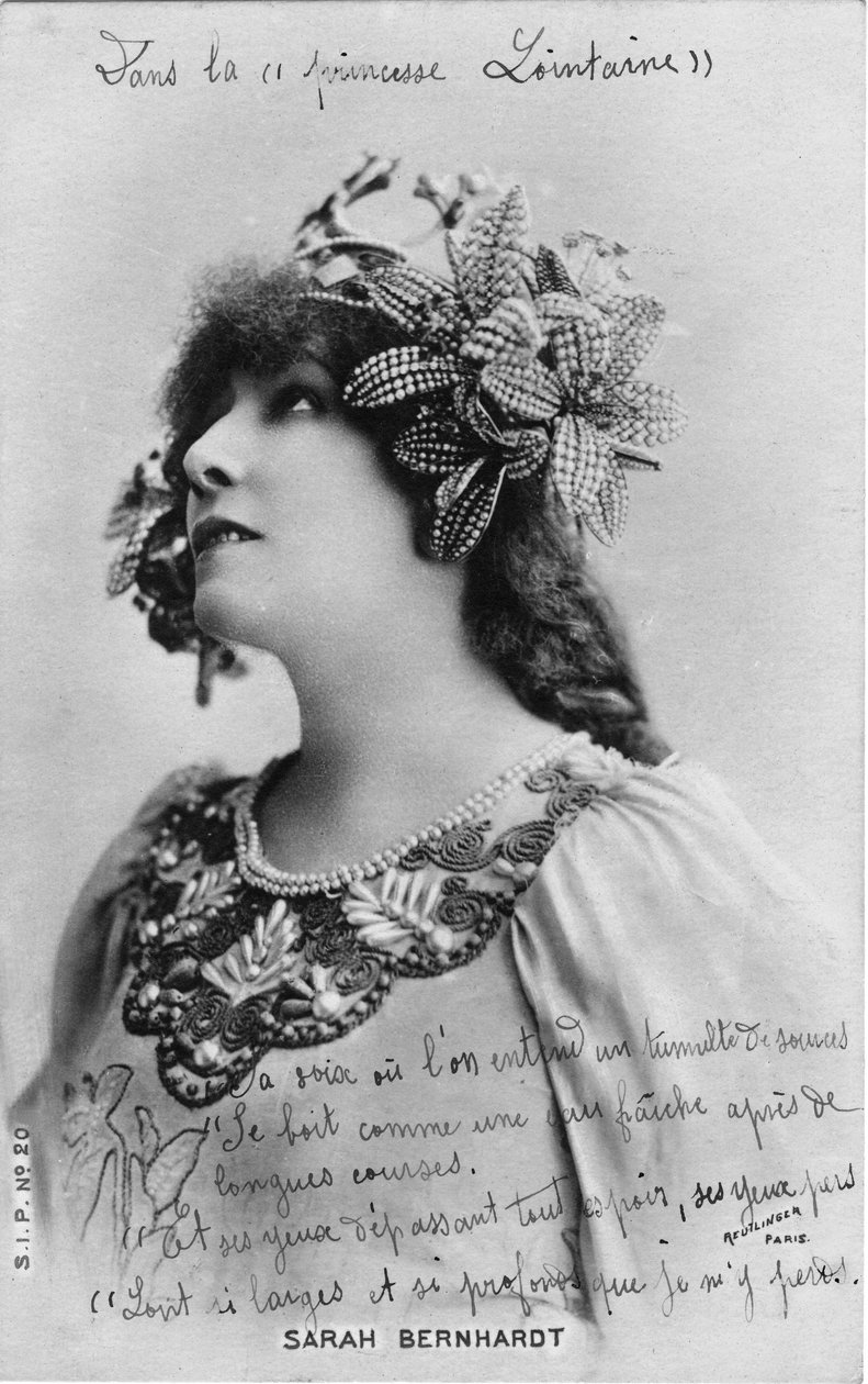 Henriette Rosine Bernard, más néven Sarah Bernhardt (1844-1923) Edmond Rostand drámájának „A távoli hercegnő” szerepében (f/w fotó) alkotó: Studio Reutlinger